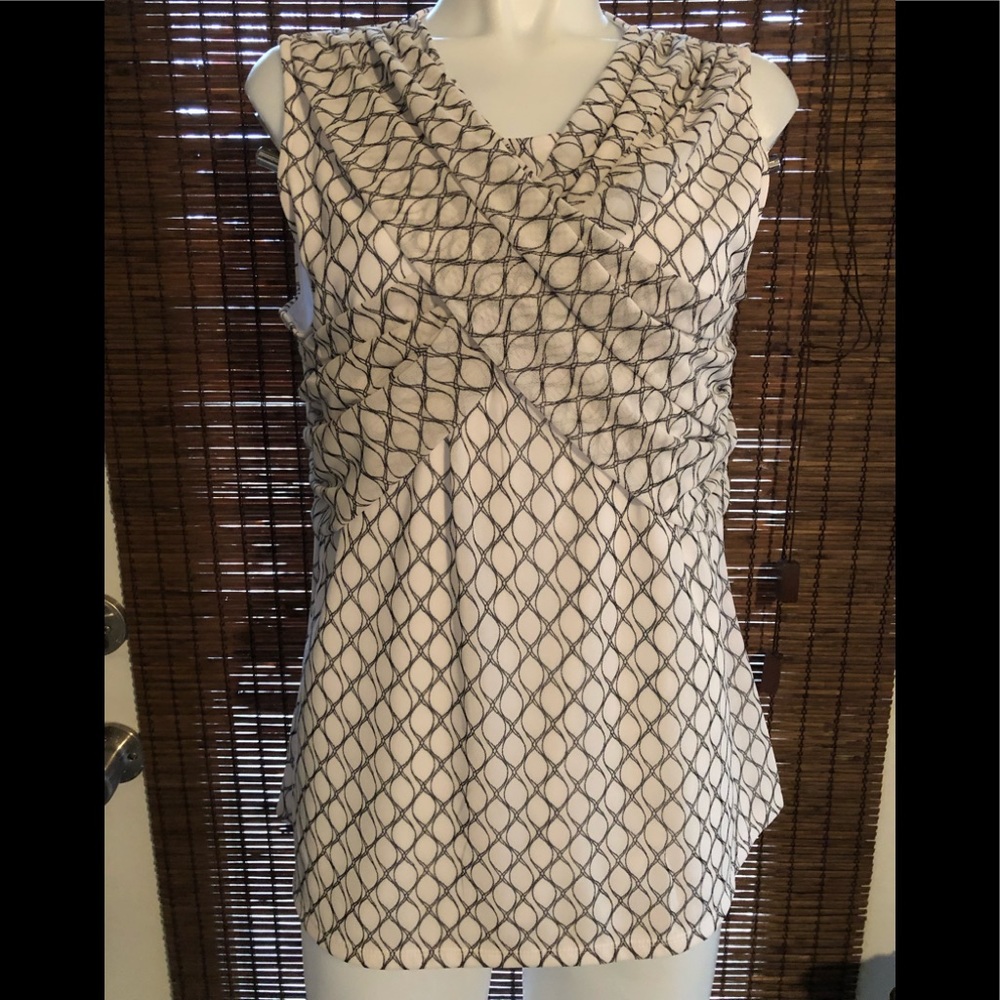 Short sleeve blouse with black design Worthington
